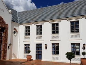150 m² Office Space in Parktown North