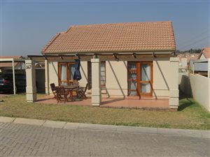 2 Bedroom Simplex in Maroeladal