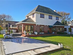 5 Bed House in Rondebosch