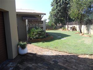3 Bed House in Edelweiss