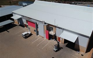 1600 m² Industrial space in Chloorkop