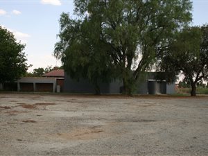 1.8 ha Farm in Vyfhoek
