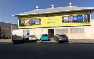 1200 m² Industrial space in Village Deep
