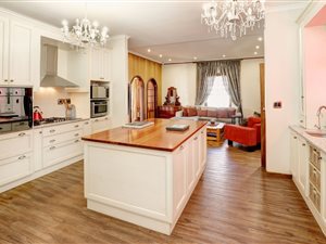 4 Bed House in Stellenberg