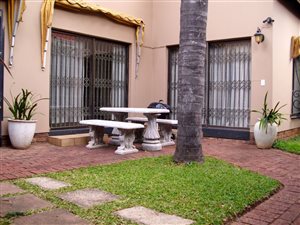 4 Bed Townhouse in Arcadia