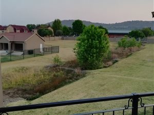 2 Bed Apartment in Ruimsig