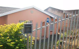2 Bedroom House in Panorama Gardens