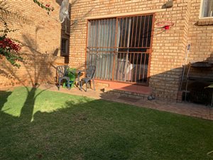 2 Bed Townhouse in Heuwelsig Estate