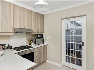 2 Bed House in Wynberg