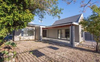 3 Bedroom House in Strand North