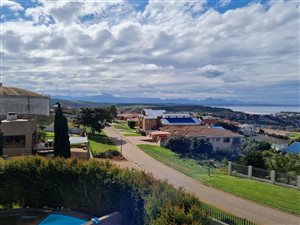 3 Bed House in Hartenbos Heuwels