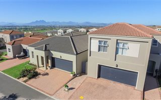 4 Bedroom House in Avalon Estate