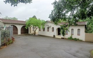 3 Bedroom House in Hayfields