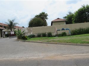 2 Bed Townhouse in Kempton Park Central