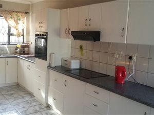 6 Bed House in Veld En Vlei