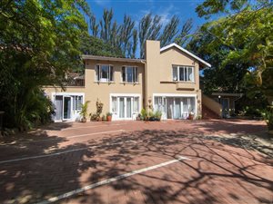 8 Bed House in Salt Rock