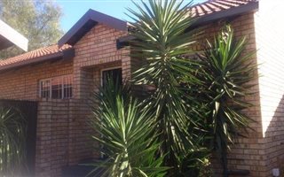 2 Bedroom Townhouse in Hennopspark