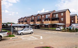 2 Bedroom Apartment in Mondeor