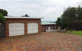 4 Bedroom House in Bowtie