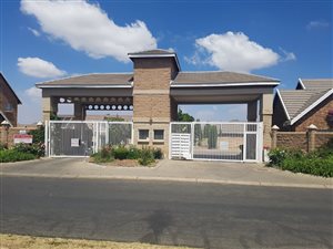 430 m² Land available in Sharon Park