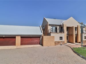 3 Bed House in Aqua Vista