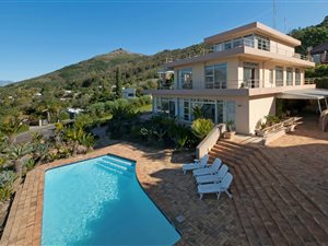 6 Bed House in Paarl