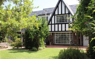 3 Bedroom Townhouse in Grimbeek Park