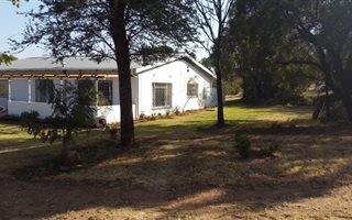 2 Bedroom House in Knopjeslaagte