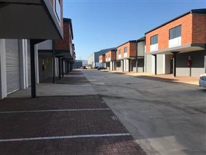 180 m² Commercial space in Cornubia
