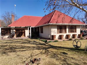5 Bed House in Wilgenhof