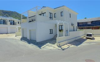3 Bedroom House in Onrus