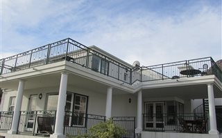 3 Bedroom House in Berg en Dal