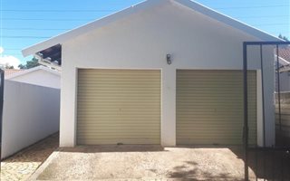 2 Bedroom Garden Cottage in Bromhof