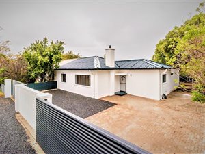 4 Bed House in La Colline