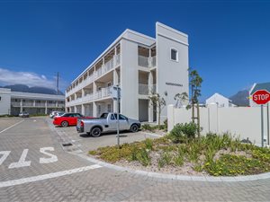2 Bed Apartment in Nuutgevonden