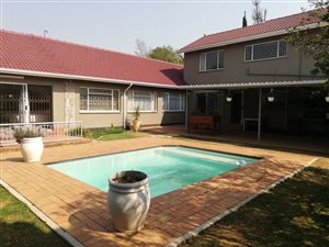 6 Bed House in General Alberts Park