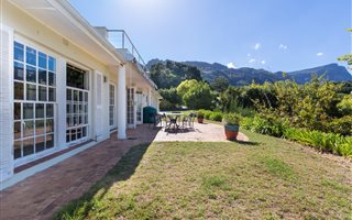 4 Bedroom House in Constantia Upper