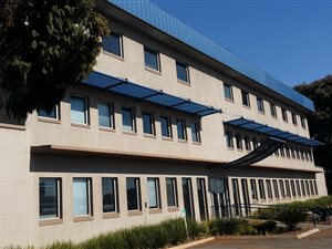 11000 m² Industrial space in Isando