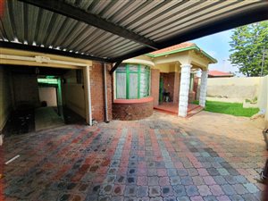 3 Bed House in Bezuidenhout Valley