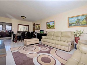 3 Bed Townhouse in Corlett Gardens