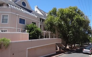 2 Bedroom Duplex in Rondebosch