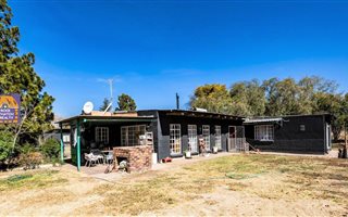 1.8 ha Farm in Golf View