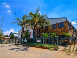 1928 m² Industrial space in Gateway Industrial Park