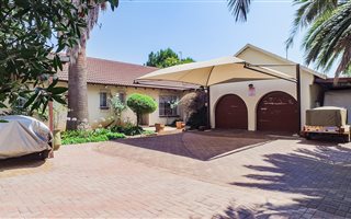 3 Bedroom House in Van Riebeeck Park