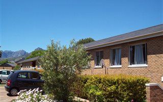 2 Bedroom Flat in La Colline
