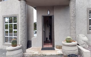 4 Bedroom House in Waterfall