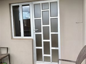 1 Bed Flat in Umhlatuzana