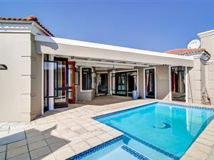 4 Bed House in Dainfern Ridge