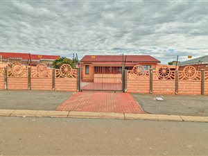 5 Bed House in Lenasia