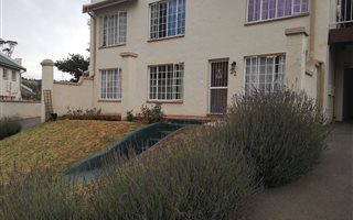 2 Bedroom Apartment in Helderkruin